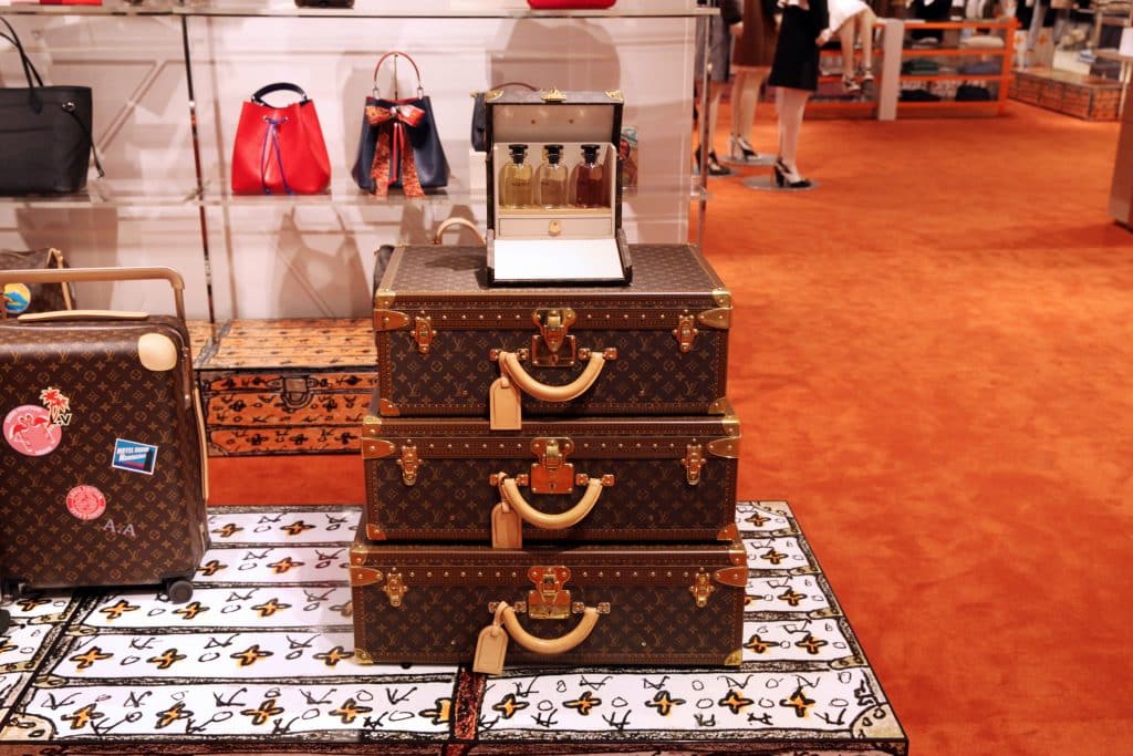 Showcase,with,trendy,suitcases,and,bags,in,the,luxury,louis
