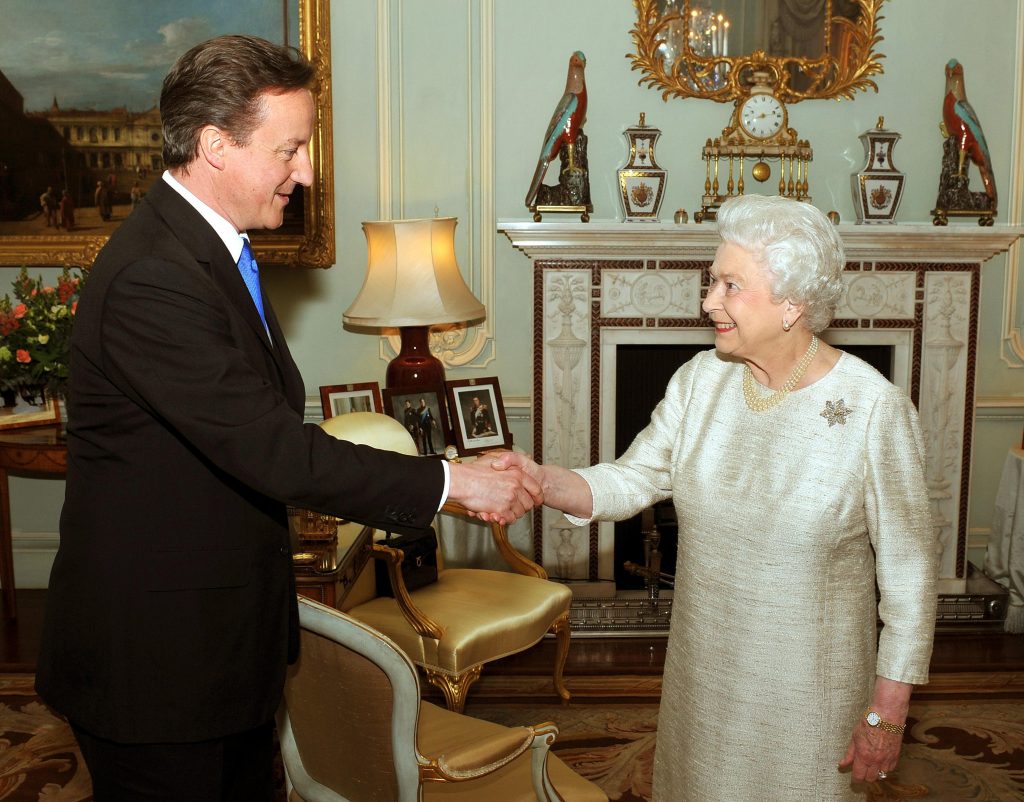 Erzsébet királynő, David Cameron