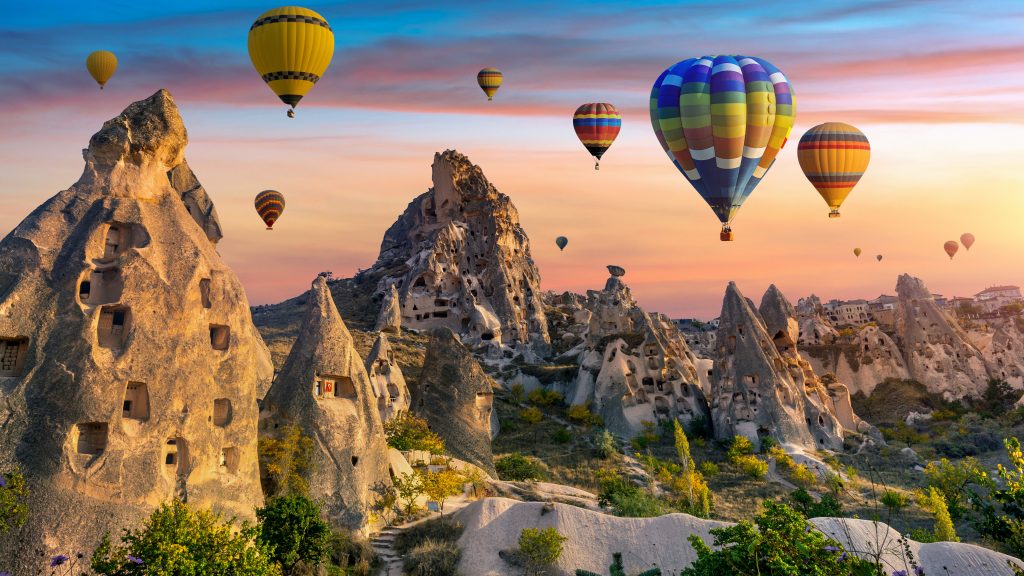 Colorful,hot,air,balloon,flying,over,cappadocia,,turkey.