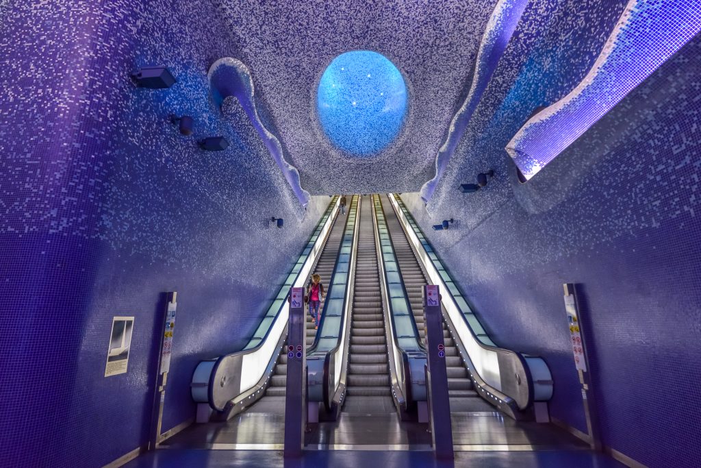 A toledói metrómegálló a víz alatti világot jeleníti meg