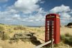 Shell Bay-től alig egy óra séta Studland tengerpartja, a semmi közepén álló telefonfülkével