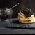A tokhal kaviárja a blini nevű orosz palacsintán