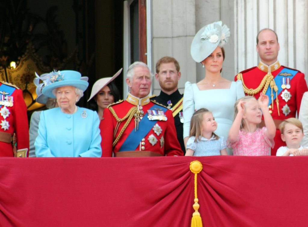 Károly herceg családja körében, oldalán Erzsébet királynővel