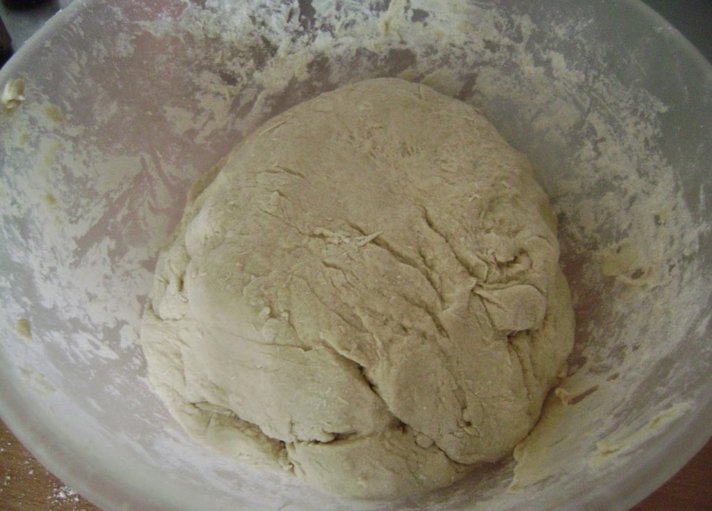 A házi kenyér elkészülése időigényes, ám nekünk nincs sok dolgunk vele