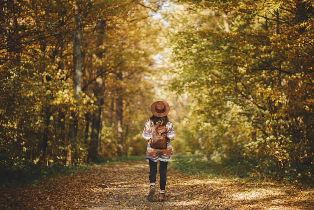Az őszi sportok legkímélőbb változata a túrázás, amikor magunkba szívhatjuk az ősz összes illatát