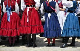 Folk,dancers,in,traditional,clothing