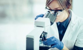 nők és lányok a tudományban