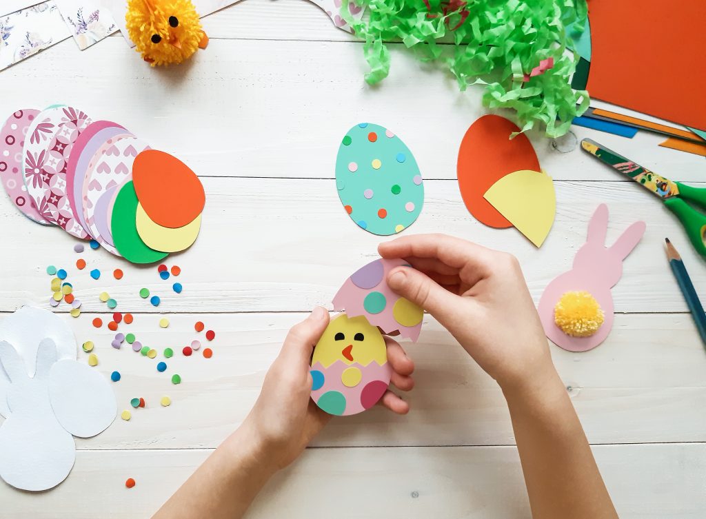 A húsvéti dekorációk kihagyhatatlan eleme a tojás, amit akár papírból is készíthetünk