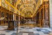 A könyvtár freskói a tudományok előtt tisztelegnek