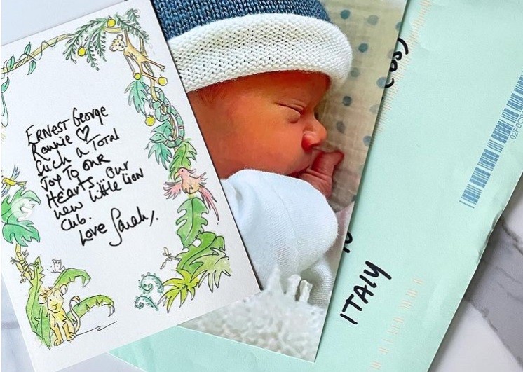 Sarah Ferguson egy aranyos fotót is küldött az unokájáról a szerencsés rajongónak / Kép forrása: Instagram / Royal Replies