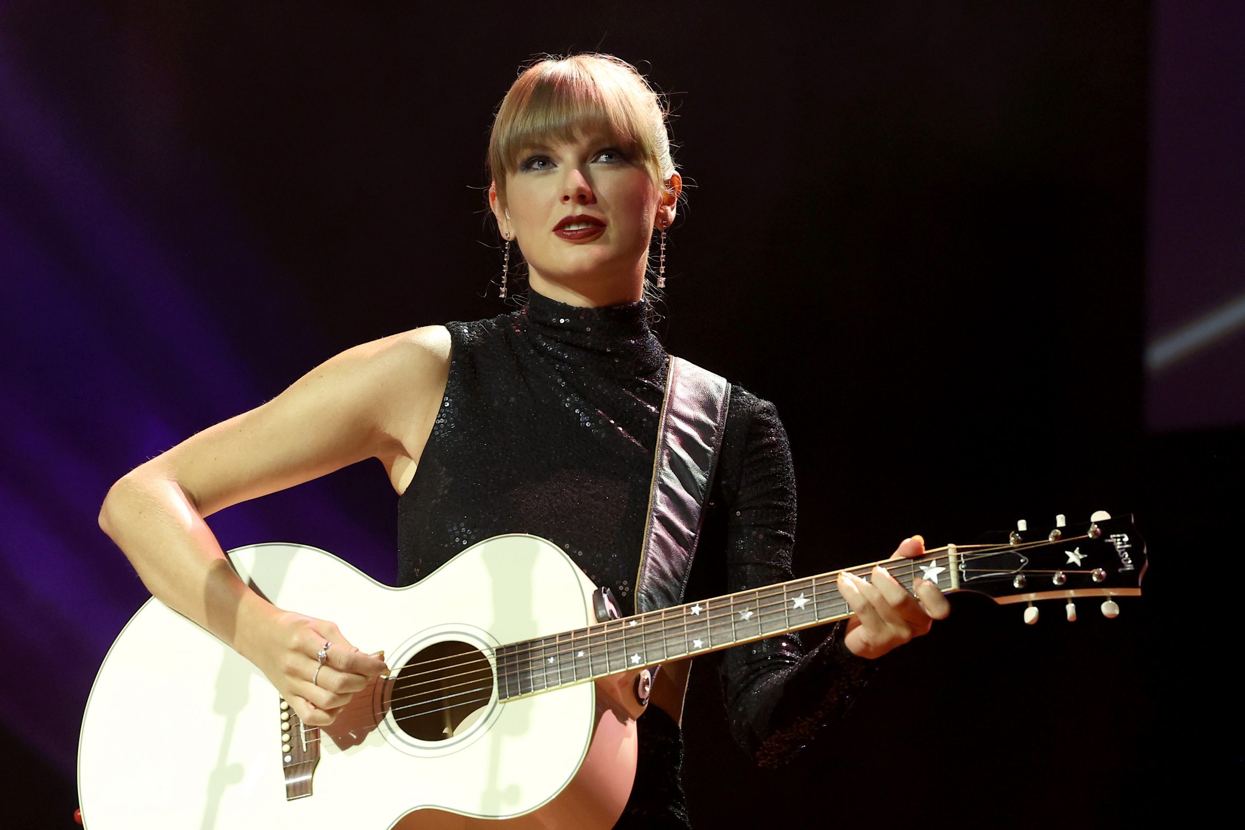 Hatalmasat szakított a 34 éves Taylor Swift: Gigaösszegért adta el magát a Disneynek
