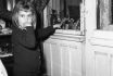 Ilyen megilletődötten örült egy kislány a Télapó látogatásának 1960-ban / Kép forrása: Fortepan