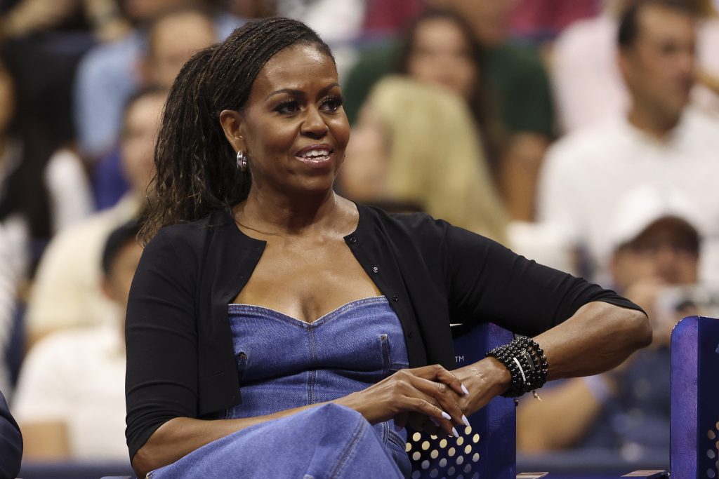 Miért tartjuk a 60 éves Michelle Obamát korunk leginspiratívabb nőjének? –  Coloré