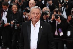 Alain Delon jogi képviselőt kapott maga mellé / Kép forrása: Mike Marsland / Getty Images