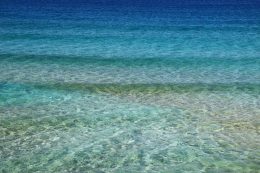 A kék víznek ereje van, legyen az Balaton, tenger vagy óceán / Kép forrása: Pixabay