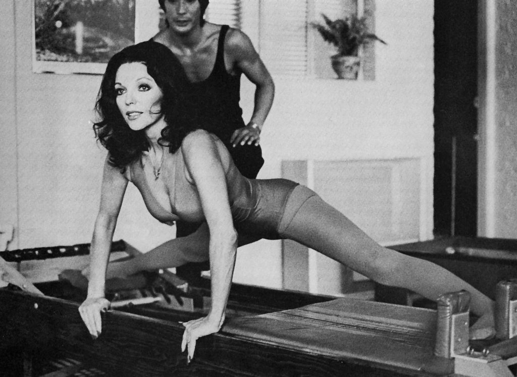 Joan Collins 1976-ban pilatesezik / Kép forrása: eddie sanderson / Getty Images