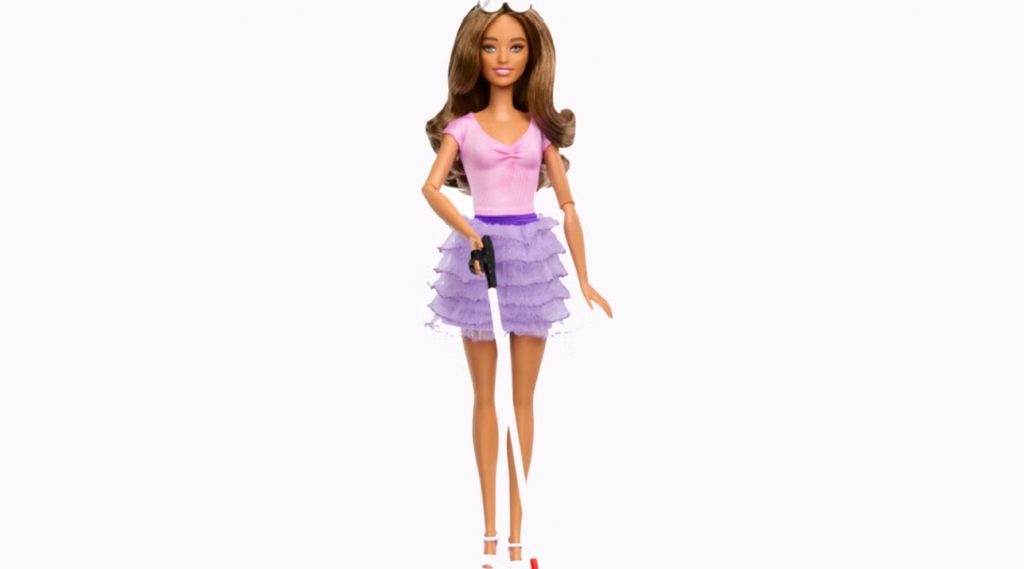 A vak Barbie nemcsak a betegeknek segít az elfogadásban, hanem az egészségeseknek is / Kép forrása: Mattel