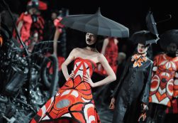 Alexander Mcqueen: Paris Fashion Week Ready To Wear A/w 09