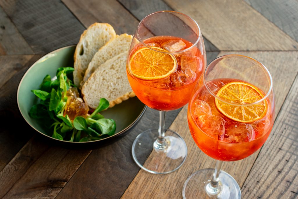 Az Aperol Spritz az egyik legnépszerűbb olasz koktél / Kép forrása: elena Katkova / Getty Images