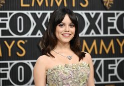 Jenna Ortega saját női hőst szeretne, ugyanakkor nem szeretné, ha James Bondot nő játszaná el / Kép forrása: Gilbert Flores/ Getty Images