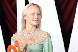 Pamela Anderson alakja hatvan felé is irigylésreméltó / Kép forrása: Michael Loccisano / Getty Images