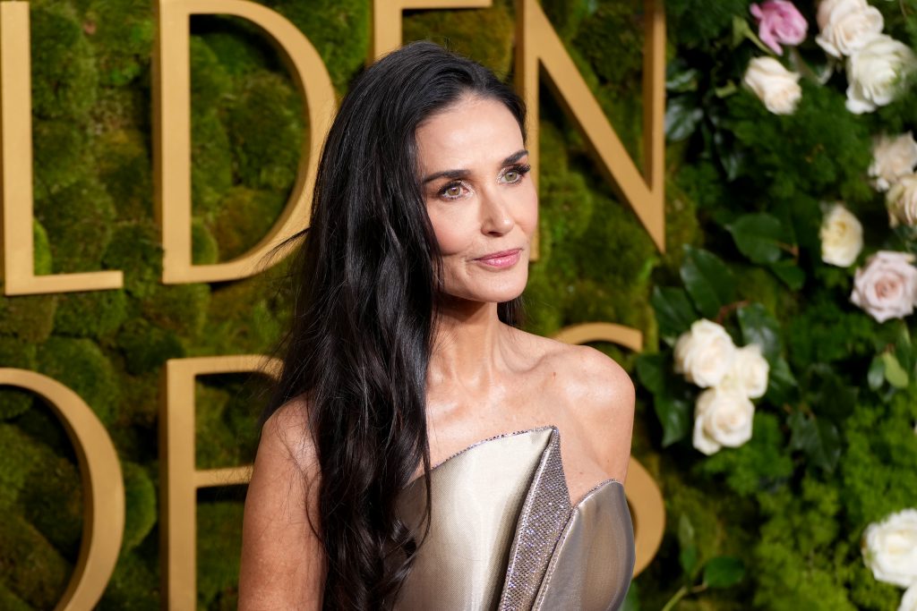 Demi Moore a Golden Globe-díjátadón állt ki a nők mellett / Kép forrása: Jeff Kravitz / Getty Images