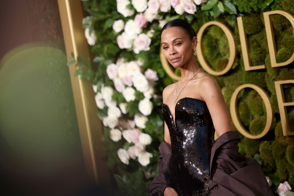 Zoe Saldana meseszép volt a fekete flitteres ruhájában, fotó: Gettyimages