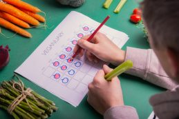 Januárban sokkalta lelkesebbek és elhivatottabbak vagyunk, ez is az oka annak, hogy ez lett a vegán hónap / Kép forrása: OKrasyuk / Getty Images