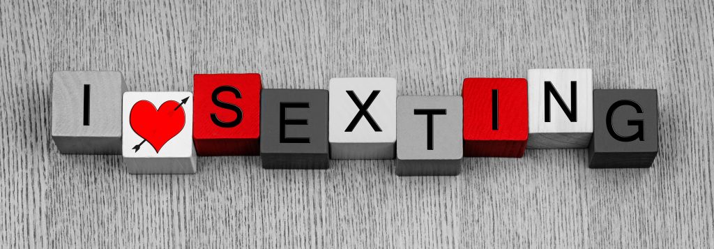 Love Sexting, Sign For Explicit Text Messages And Sexy Photos