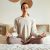 Az esti rutin része lehet a meditálás is / Kép forrása: Jacob Wackerhausen / Getty Images