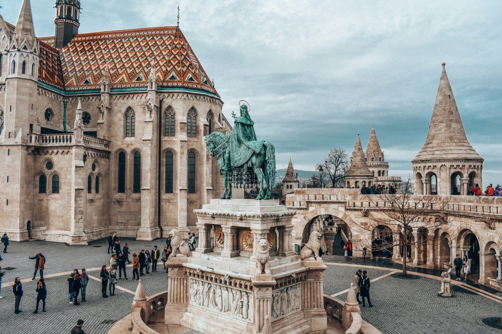 A külföldiek ezt a 10 a történelmi helyet szeretik a legjobban Budapesten - Meg fogsz lepődni, melyik a kedvencük! 4 Mennyi minden egy helyen, a kilátás pedig pazar! Kép forrása: Unsplash