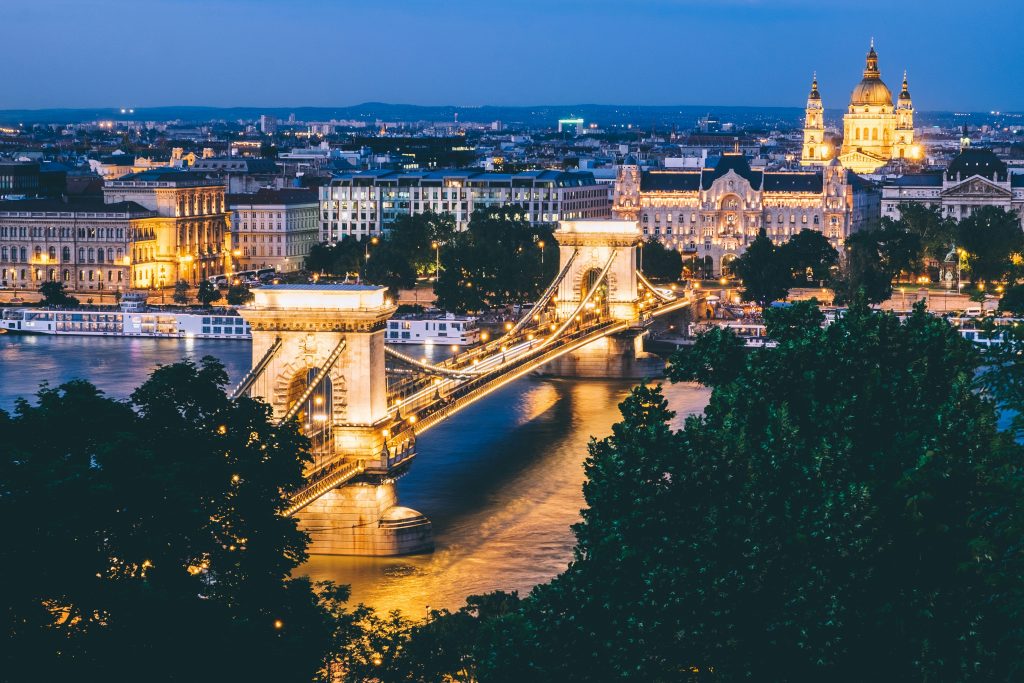 A külföldiek ezt a 10 a történelmi helyet szeretik a legjobban Budapesten - Meg fogsz lepődni, melyik a kedvencük! 3 Nézzük bárhonnan, Budapest egyik legszebbje! / Kép forrása: Unsplash