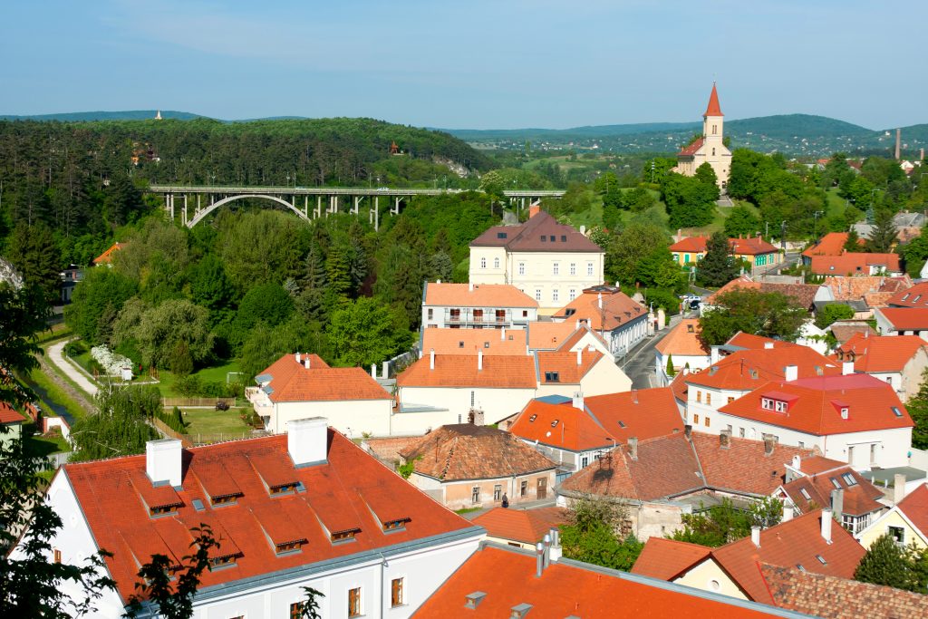 7 lenyűgöző magyar város, amit tavasszal érdemes megnézni 8 Veszprem