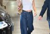 Kendall Jenner, indigókék farmer, fotó: Gettyimages
