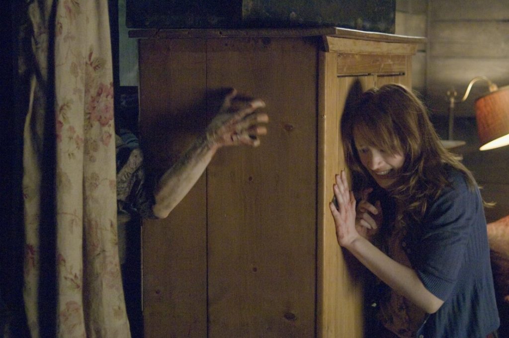 7 horrorfilm, amit mindenki imád nyáron – mert a borzongás hőségben is jól esik 7 Horror - Ház Az Erdő Mélyén