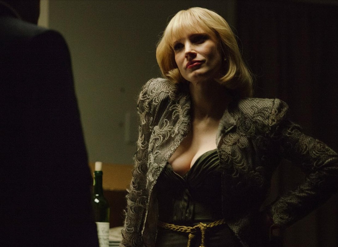 Giorgio Armani 10 ikonikus filmes divatpillanata 10 Armani