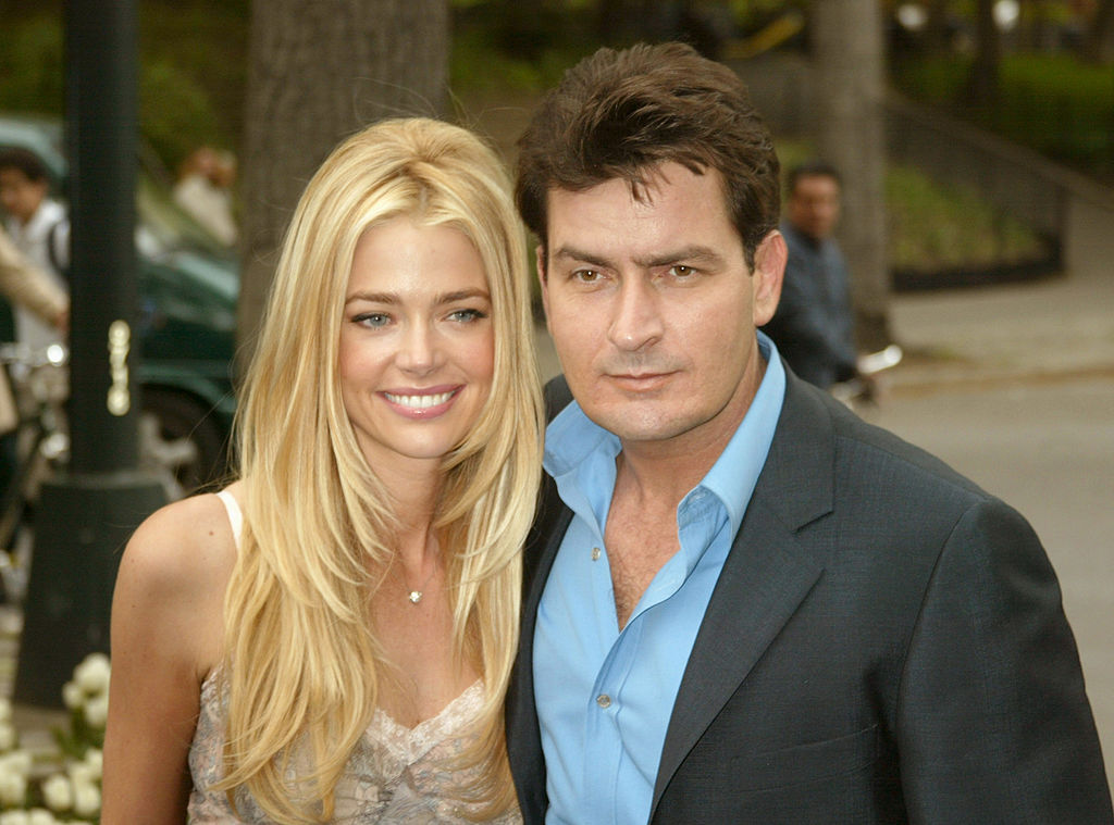 19 év után újra együtt mutatkozott Charlie Sheen és Denise Richards 1 Charlie Sheen és Denise Richards
