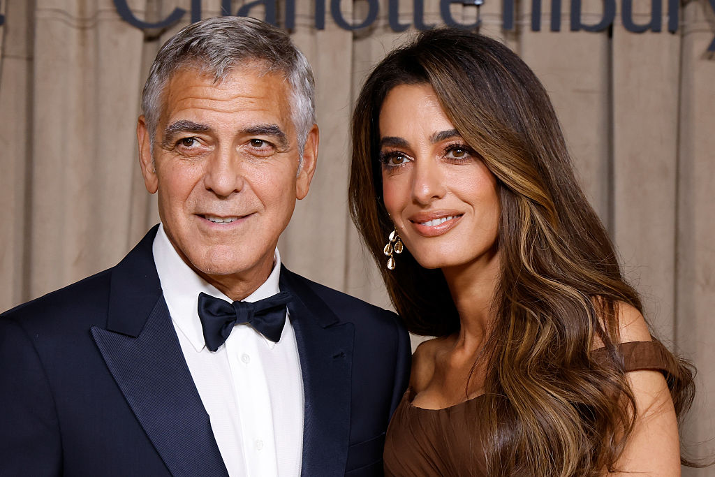 Amal Clooney rövidebb haj