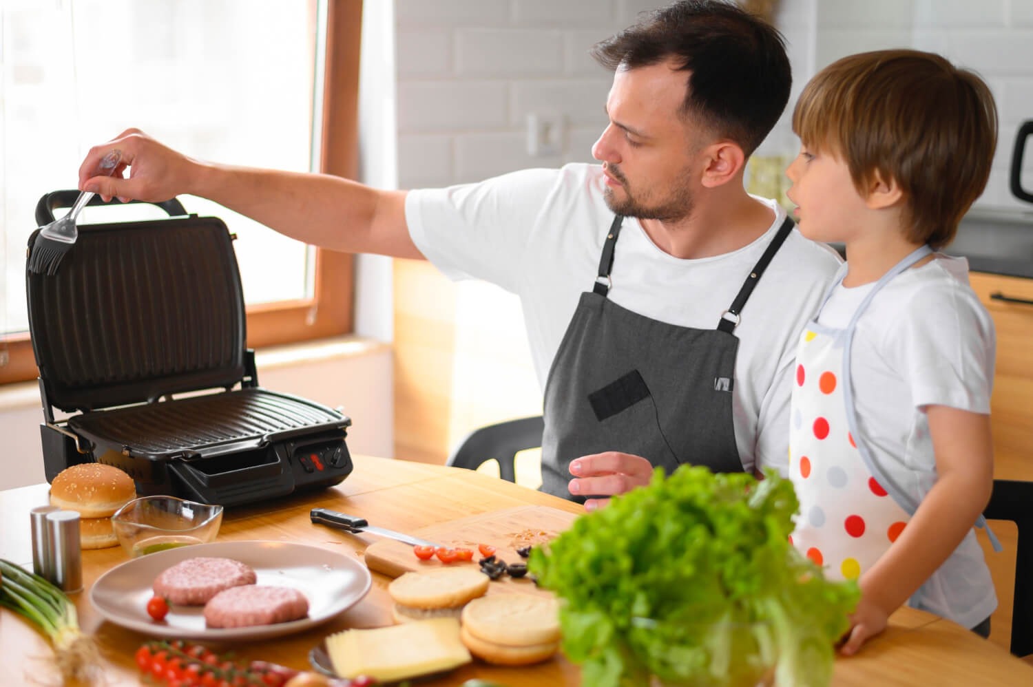 Kényelmes konyhai eszközök, amelyek felgyorsítják a főzés folyamatát (x) 1 Grillezés