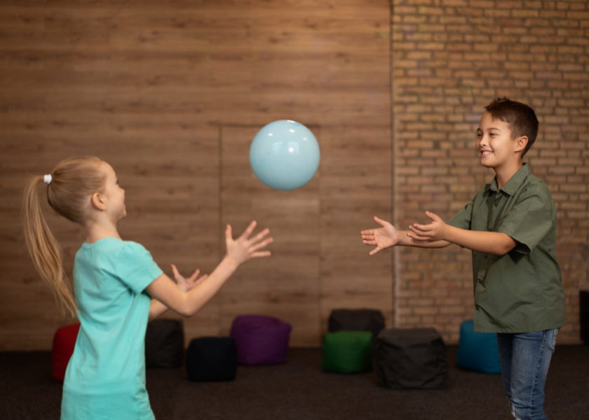 Otthonimozgasosgyakorlatoktamogatjakagyermekekrehabilitaciojatessegitenekmegoriznifizikaiaktivitasukatmegbetegsegvagyagyhozkotottsegesetenis