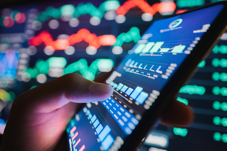 Hogyan teremthet egyensúlyt a Z generációs nő a pénz és az élet között – „Spórolni vagy élni?” 2 Z generáció pénzügy