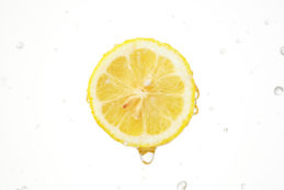 The Lemon With Water Splash