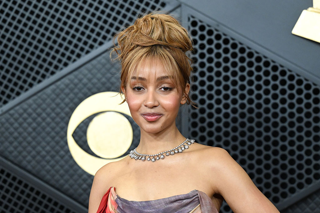 A ’90-es évek visszatértek: a Grammy vörös szőnyegén ez a haj hódított idén 2 90-es éves haj Grammy