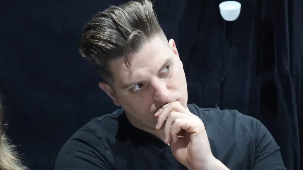 ,,Megmutatjuk a két szélsőséget, és utána már pártatlanként beszélünk róla / Kép forrása: RTL