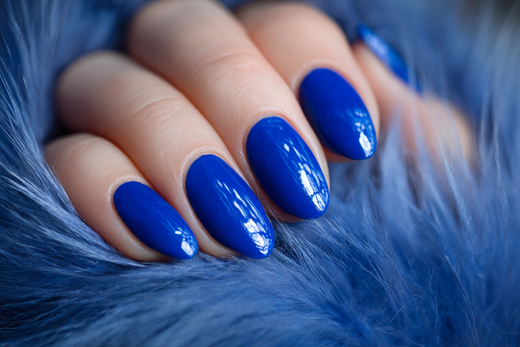 Az óceán manikűr lesz a nyár legmenőbb trendje 2 kék manikűr köröm