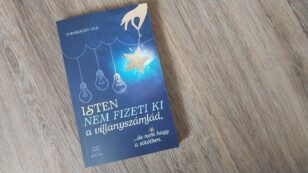 Néha ér haragudni Istenre. Tényleg! / Kép forrása: HM Könyvek