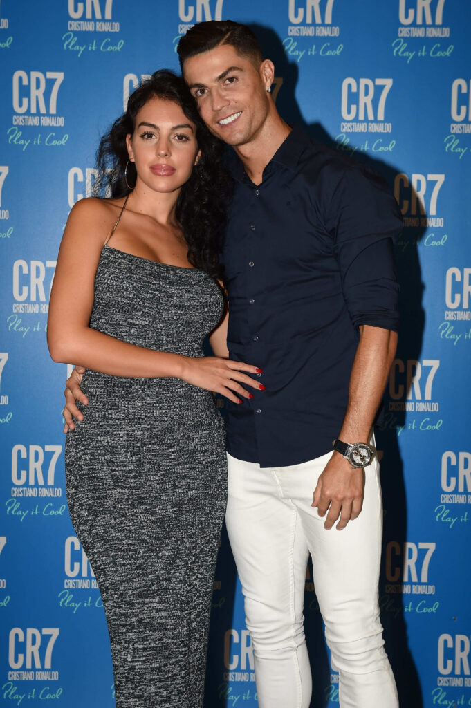 Cristiano Ronaldo és Georgina Rodríguez összeházasodtak: 13 meglepő részlet az esküvőről 1 Cristiano Ronaldo és Georgina Rodriguez