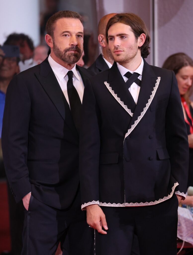 Mindenki szája tátva maradt Ben Affleck 22 éves sármos unokaöccsétől Velencében 1 Indiana Affleck