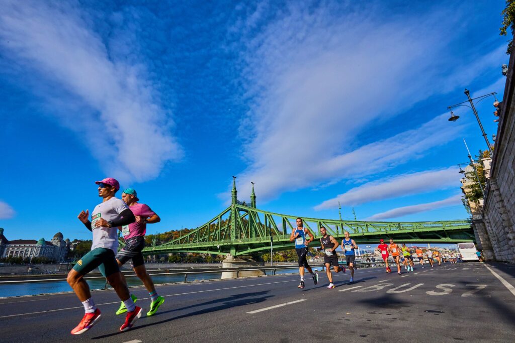 Fuss egyedül, fuss csapatban, fuss az élményért a 41. SPAR Budapest Maraton® Fesztiválon! (x) 1 Maraton Cikkoldal 1