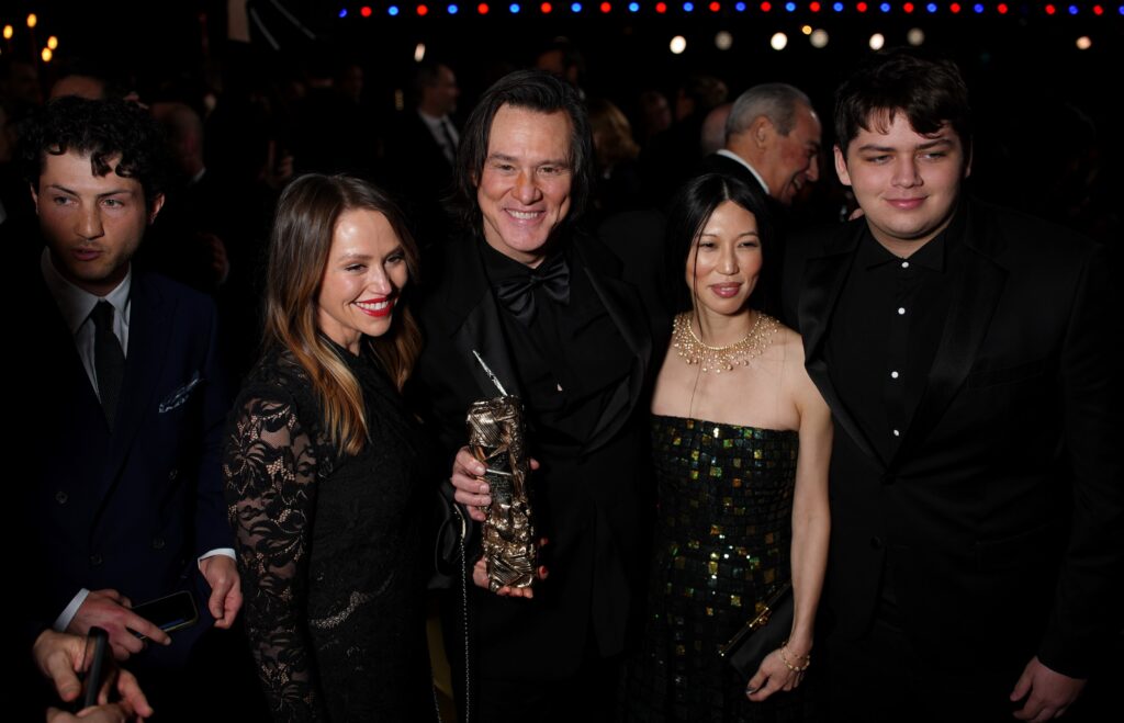 Jim Carrey és a párja egy eseményen